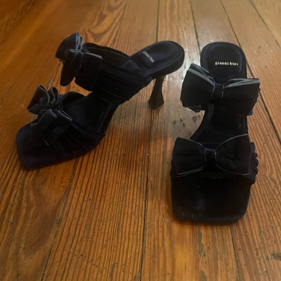 Gianni Bini Shoes - Gianni Bini blue velvet heels